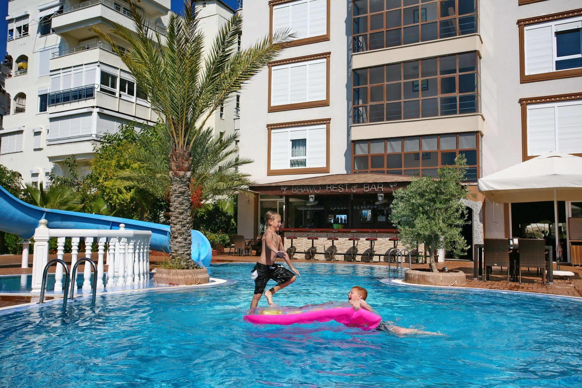 Hotell Bella Bravo 3*